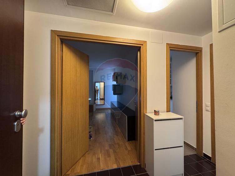 Apartament cu 2 camere decomandat, mobilat în Splaiul Unirii