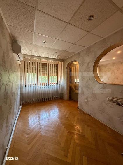 Apartament cu 4 camere semidecomandat în Port