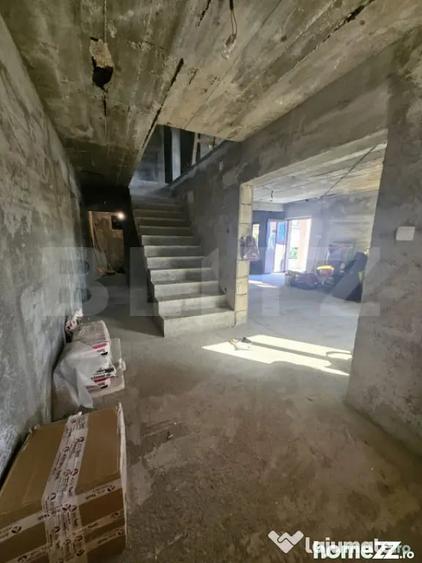 Casă cu 7 camere cu Teren 523 Mp în Central