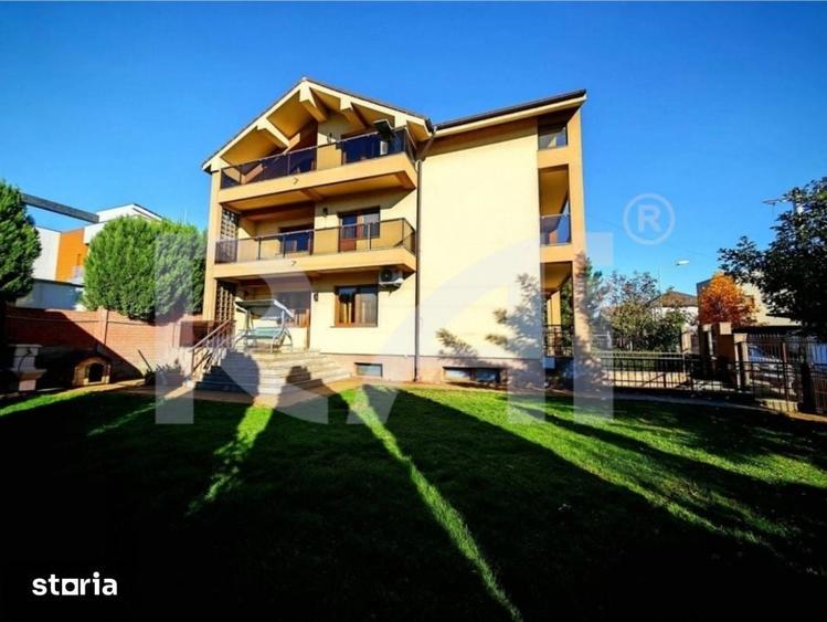 Apartament cu 8 camere, mobilat în Central