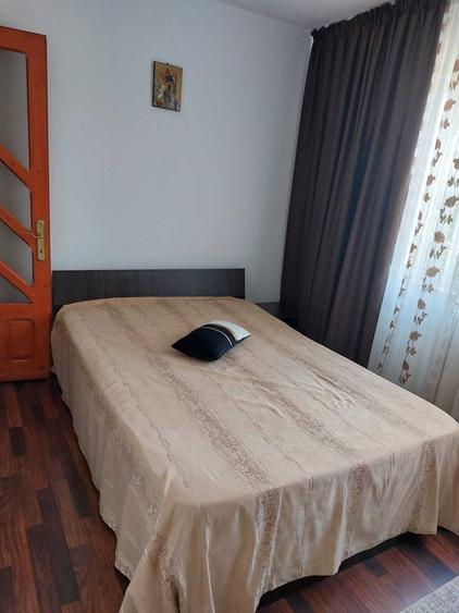 Apartament cu 2 camere semidecomandat în Rovine