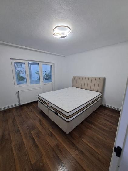 Apartament cu 3 camere decomandat în Vest