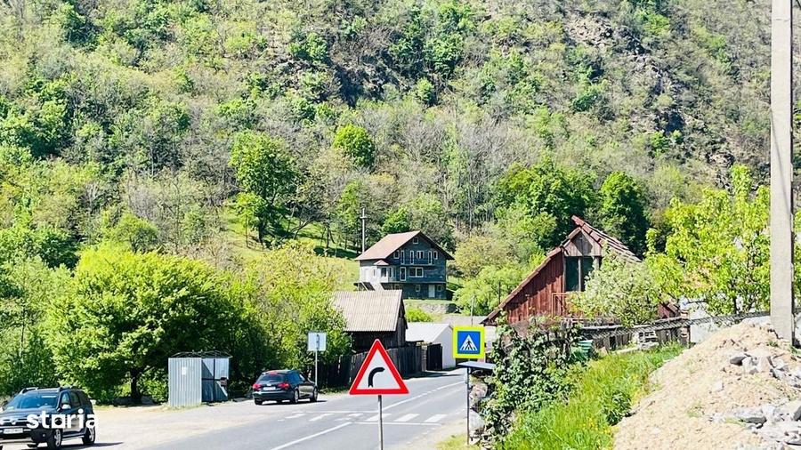 Casă cu 4 camere în Central