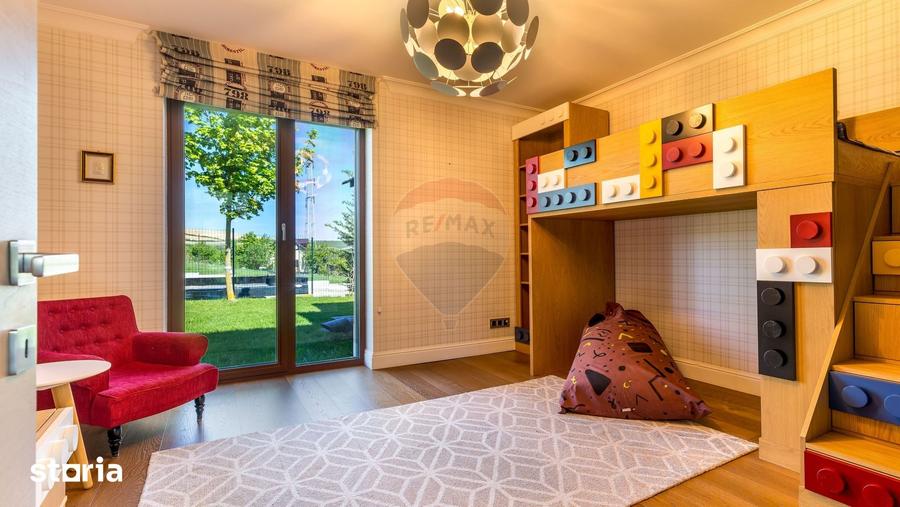 Casă cu Teren 3732 Mp în Aiton