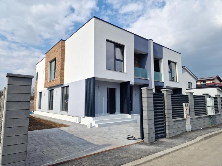 Duplex cu 4 camere cu Teren 250 Mp în Mogoșoaia