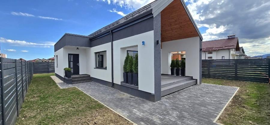 Casă individuală cu 3 camere cu Teren 300 Mp în Tărlungeni