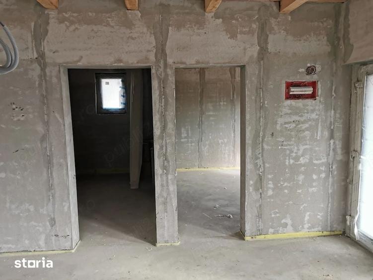 Casă cu 3 camere cu Teren 500 Mp în Popricani