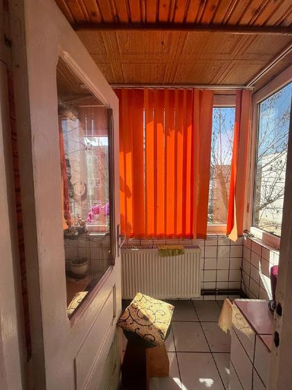 Apartament cu 2 camere decomandat în Confecții