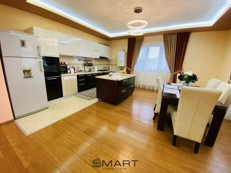 Apartament cu 4 camere decomandat în Turnișor