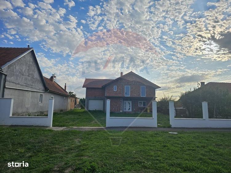 Casă cu 4 camere în Darova