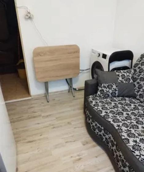 Garsonieră semidecomandată în Craiovița Nouă