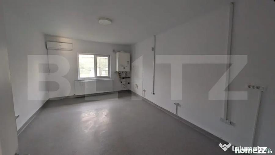 Spațiu comercial, de 450 mp, în Micro 6