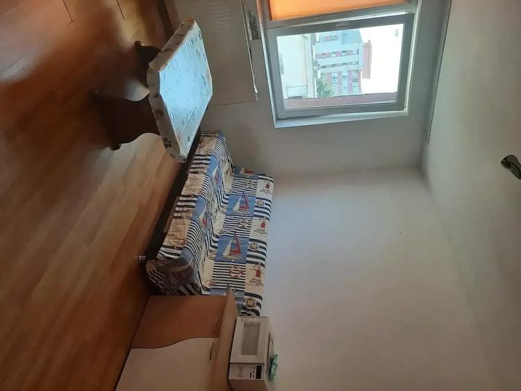Apartament cu 3 camere semidecomandat în Gării
