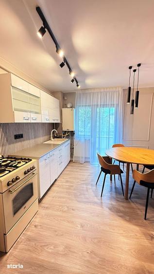 Apartament cu 3 camere decomandat în Săsar