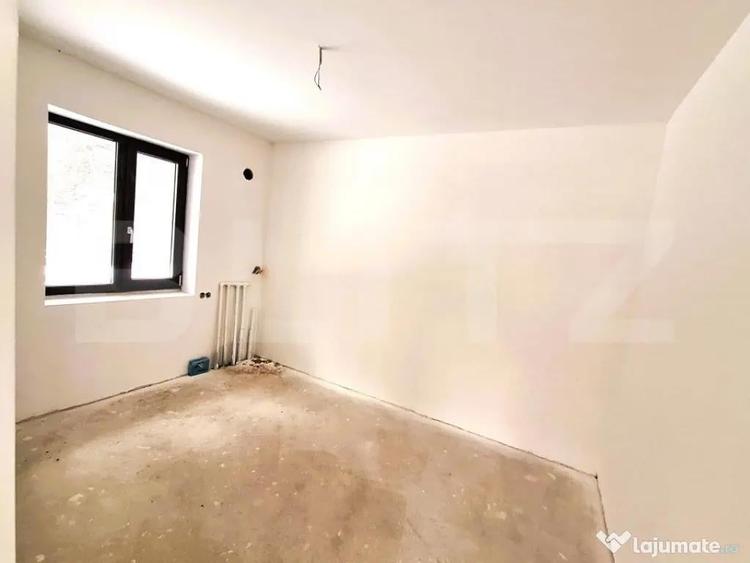 Casă cu 5 camere cu Teren 400 Mp în Central