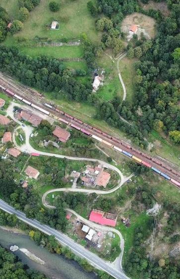 Casă cu 3 camere în Bumbești-Jiu