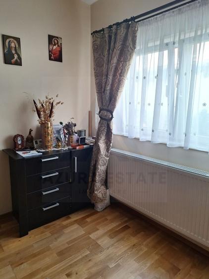 Duplex cu 3 camere cu Canalizare în Gușterița