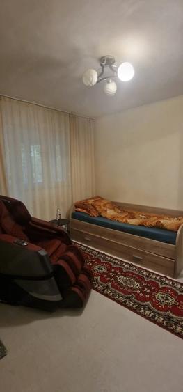 Apartament cu 3 camere decomandat în Rogerius