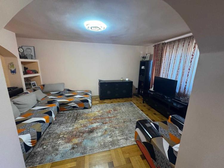 Casă cu 4 camere în Amara