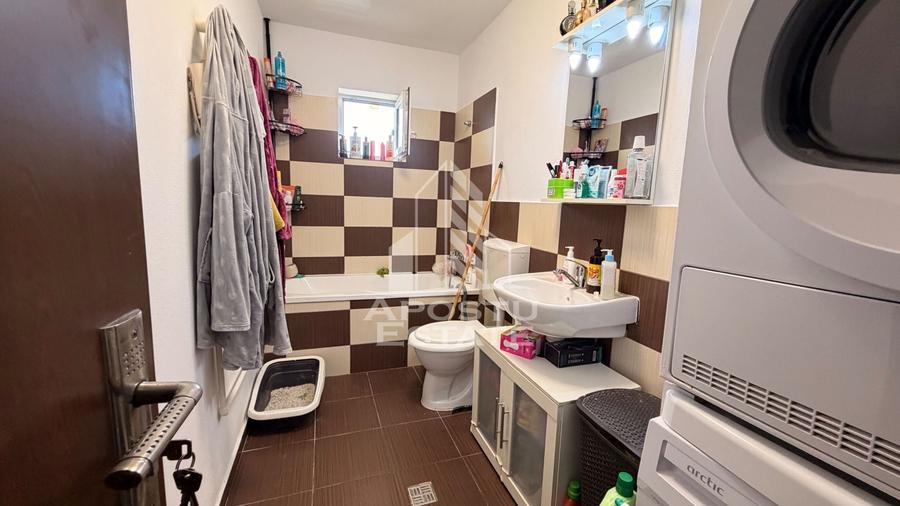 Apartament cu 3 camere decomandat, mobilat în Telegrafului