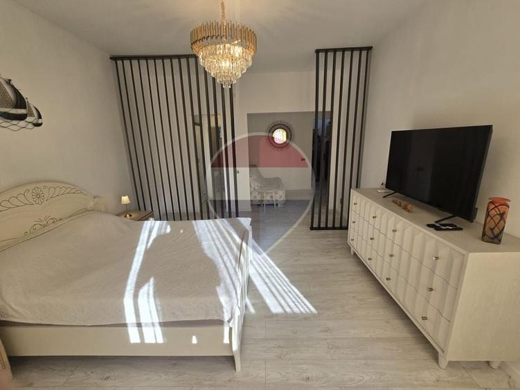 Apartament cu 2 camere decomandat, mobilat în Central