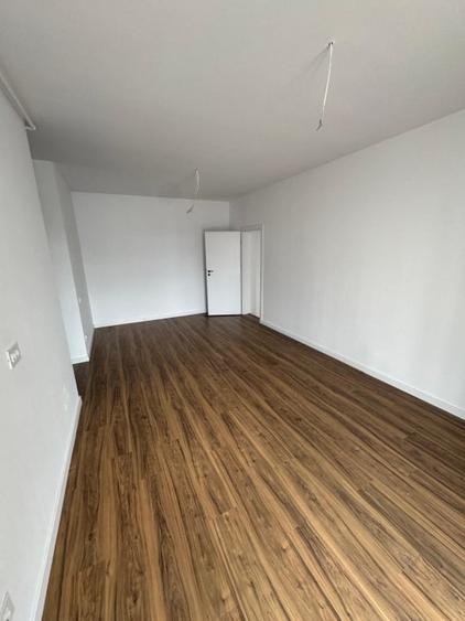 Apartament cu 3 camere semidecomandat în Viilor