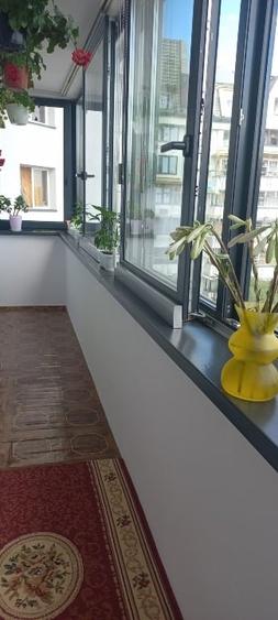 Apartament cu 2 camere semidecomandat, mobilat în Central