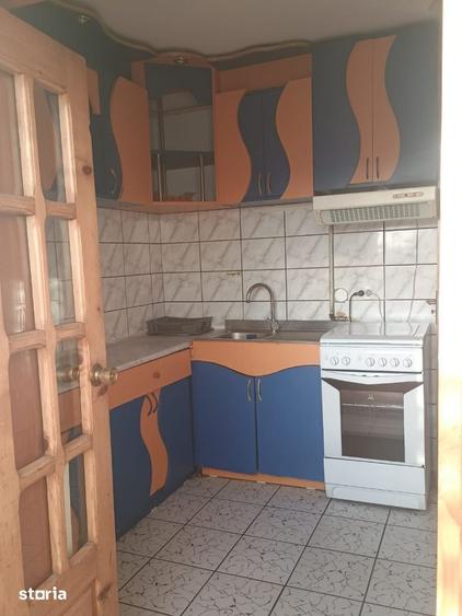 Apartament cu 3 camere decomandat în Patriei