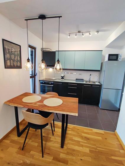 Apartament cu 2 camere decomandat în Central