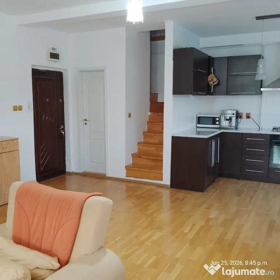 Apartament cu 3 camere decomandat în Valea Aurie