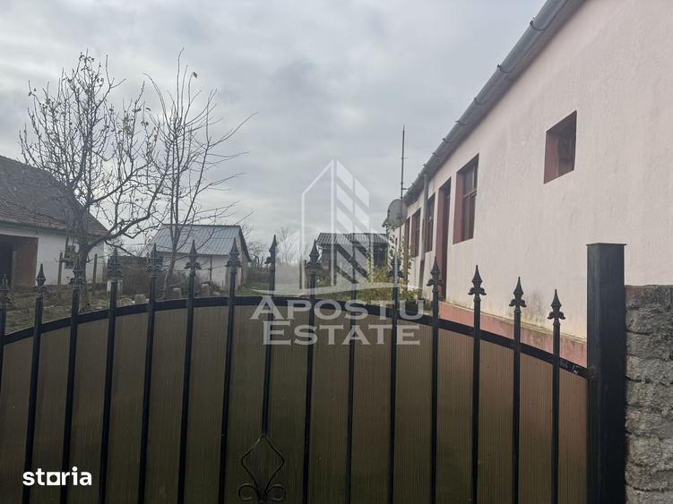 Casă cu 4 camere cu Teren 2518 Mp în Central
