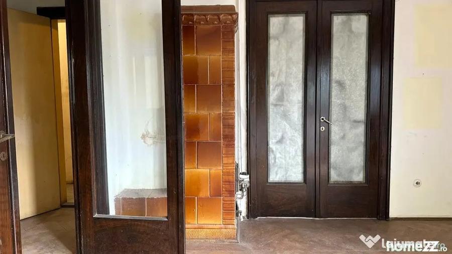 Apartament cu 4 camere semidecomandat în Alba Iulia