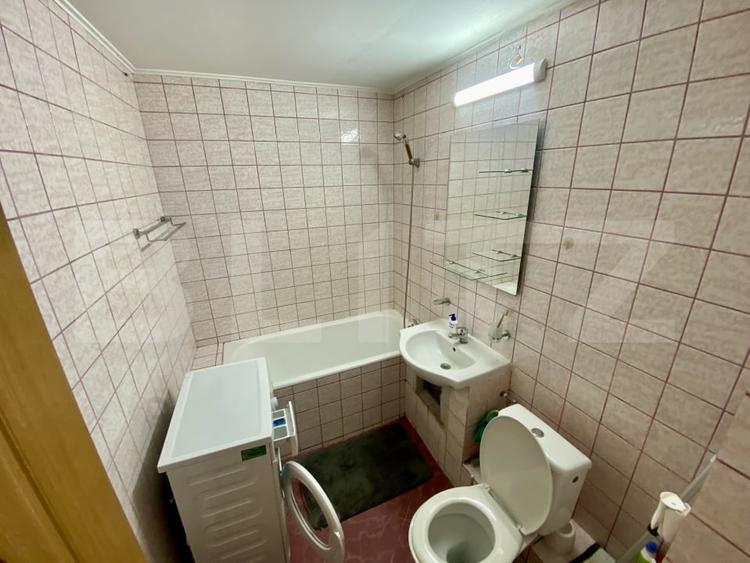 Apartament cu 2 camere decomandat, mobilat în Central