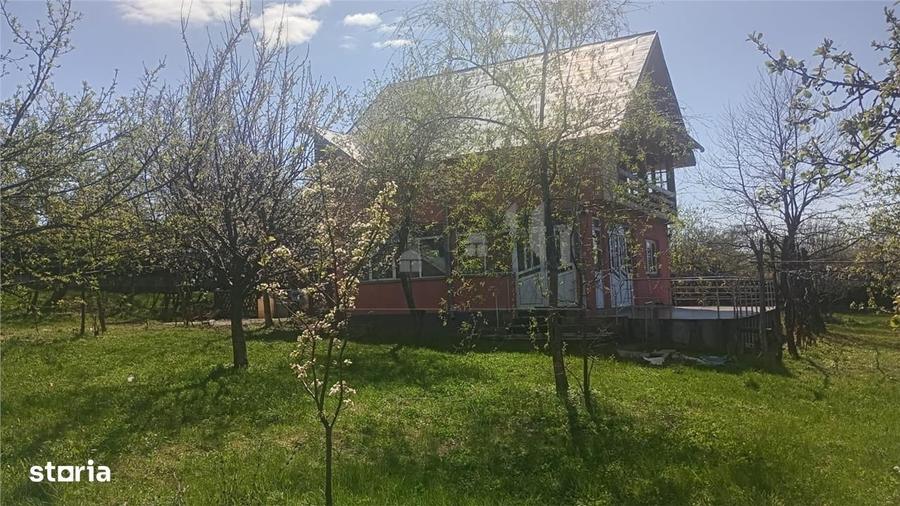Casă cu 3 camere în Sticlăria