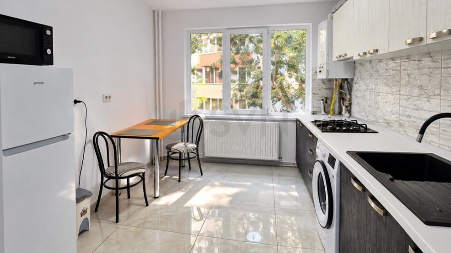 Apartament cu 3 camere decomandat în Iancului