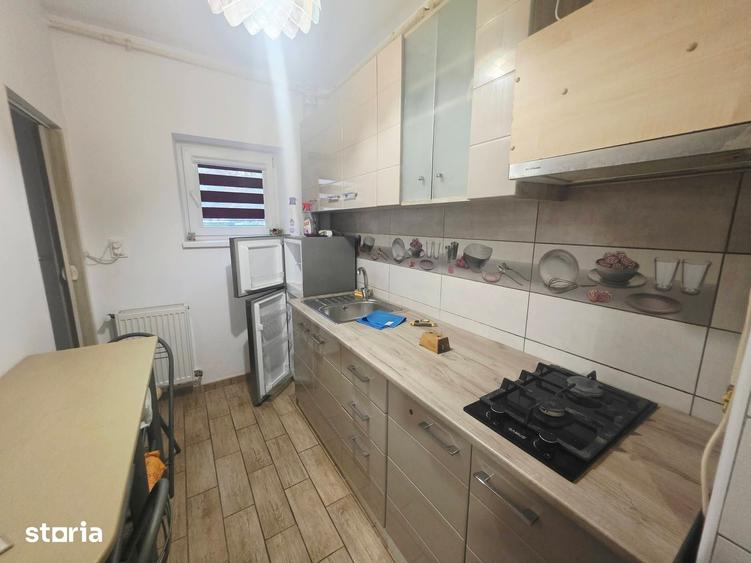 Apartament cu 2 camere semidecomandat în Tractorul