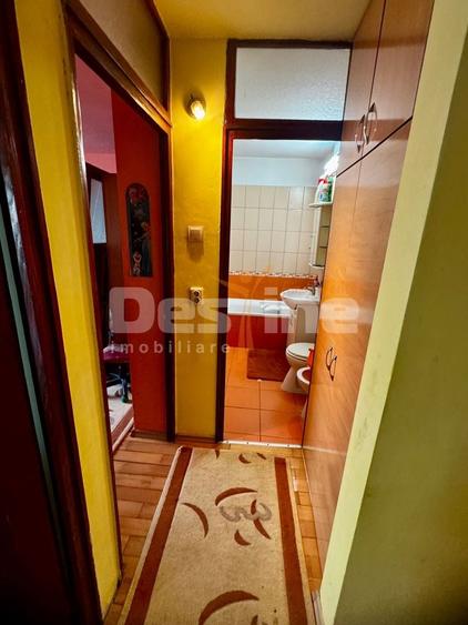 Apartament cu 3 camere decomandat, mobilat în Central