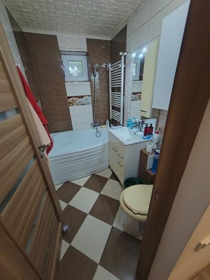 Apartament cu 2 camere decomandat în Borcea