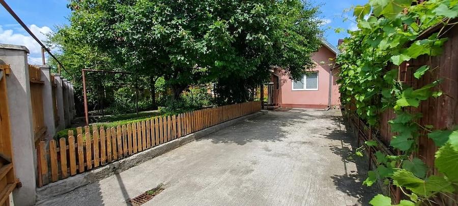 Casă cu 4 camere cu Teren 366 Mp în Centru Civic