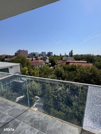 Apartament cu 4 camere, mobilat în Băneasa