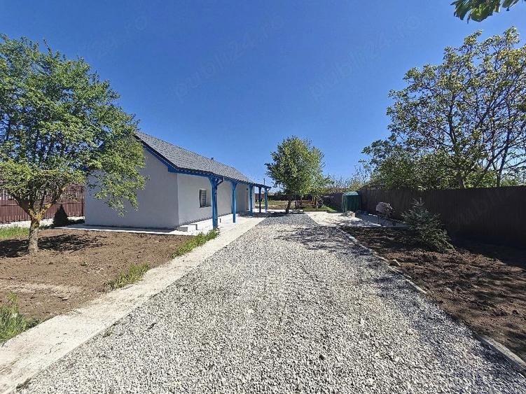 Casă cu 2 camere cu Teren 1500 Mp în Murighiol