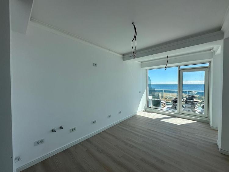 Apartament cu 3 camere decomandat în Năvodari