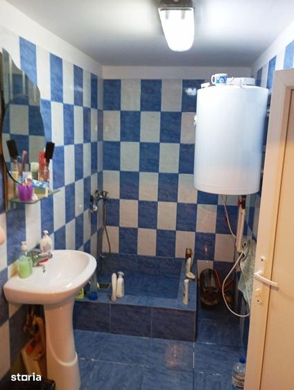 Casă cu 3 camere cu Teren 3000 Mp în Central