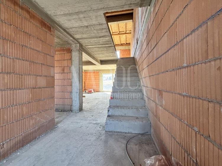 Duplex cu 3 camere cu Canalizare în Chinteni