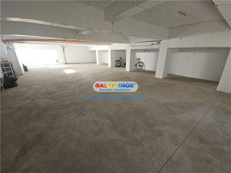 Apartament cu 3 camere semidecomandat în Sud-Vest