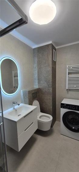 Apartament cu 3 camere semidecomandat, mobilat în Hipodrom 4