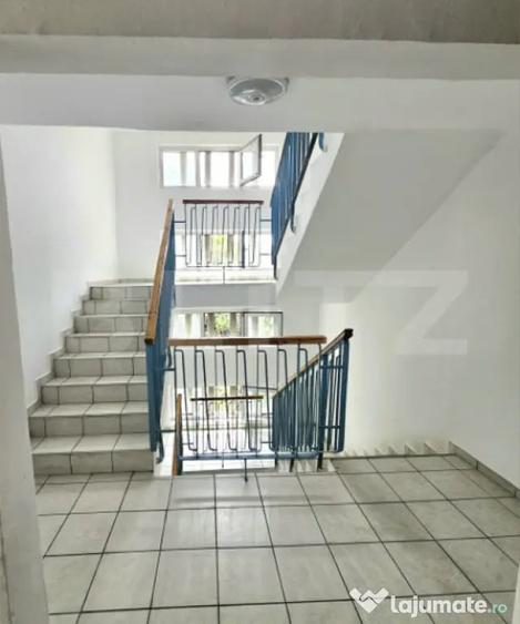 Apartament cu 7 camere decomandat în Complex Studențesc