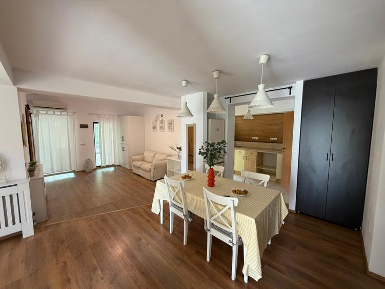 Casă individuală cu 7 camere cu Teren 1300 Mp în Braytim