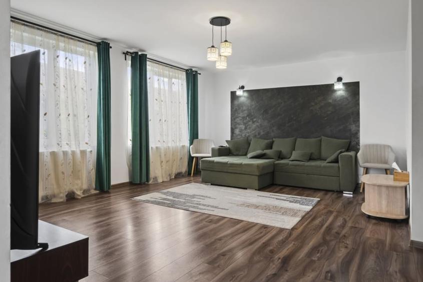 Casă individuală cu 4 camere cu Piscina în Ciolpani