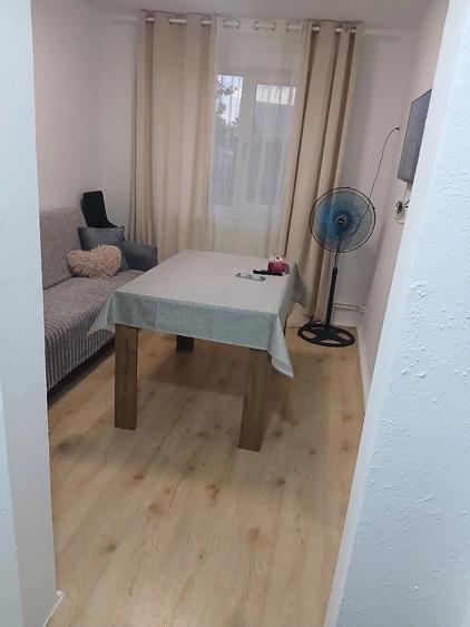 Apartament cu 3 camere semidecomandat în Sălaj